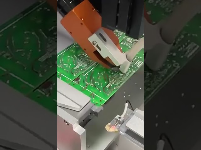 Höchste Präzision: Vollautomatische PCB-Trimm-Maschine für Ihre Fertigung