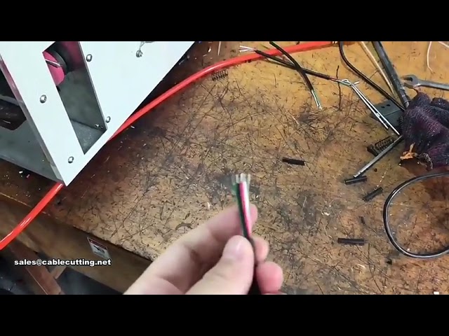 Automatische Mehrleiter-Kabelabisolier- und Schneidemaschine