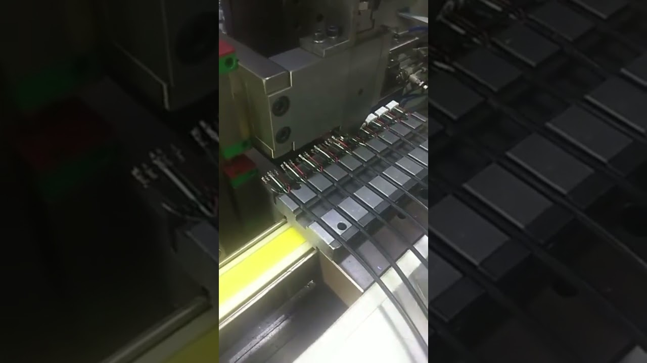 Fabrikdirekt: Drahtcrimp- und Gehäuse-Einsetzmaschine für präzise Automatisierung