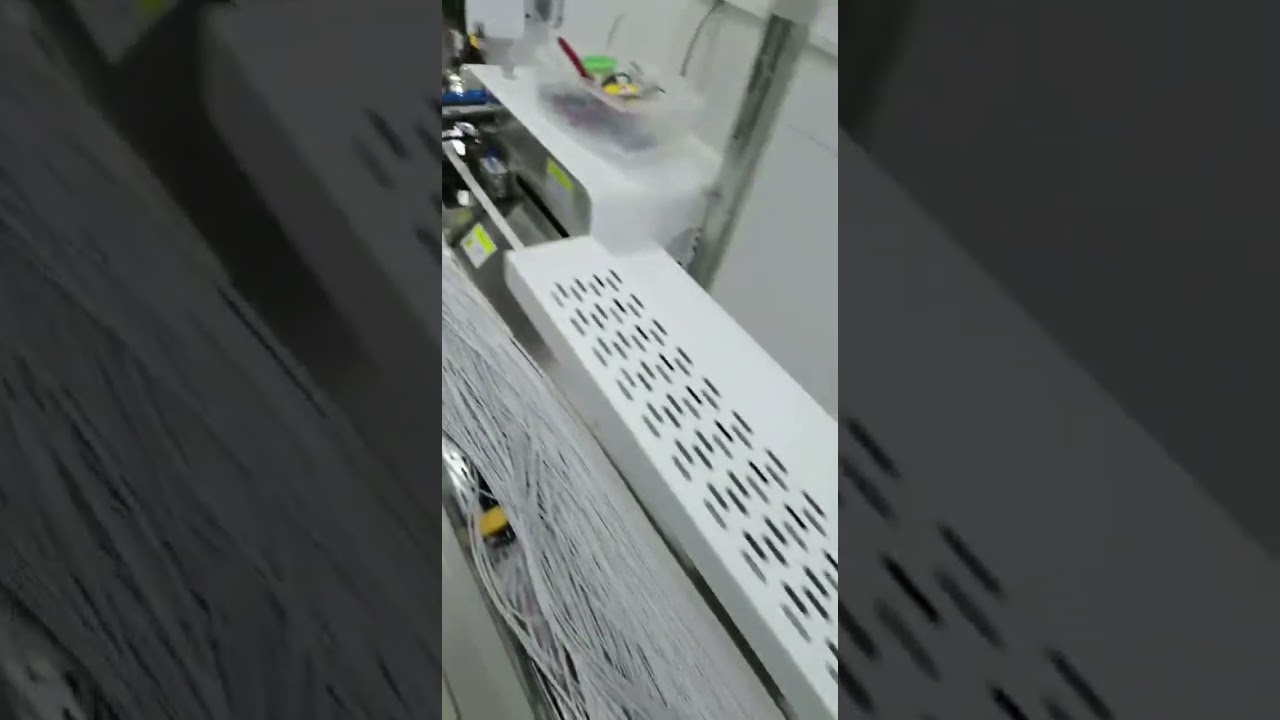 Vollautomatische Einkopf-Crimpmaschine für präzise Kabelbearbeitung | Fabrikautomatisierung